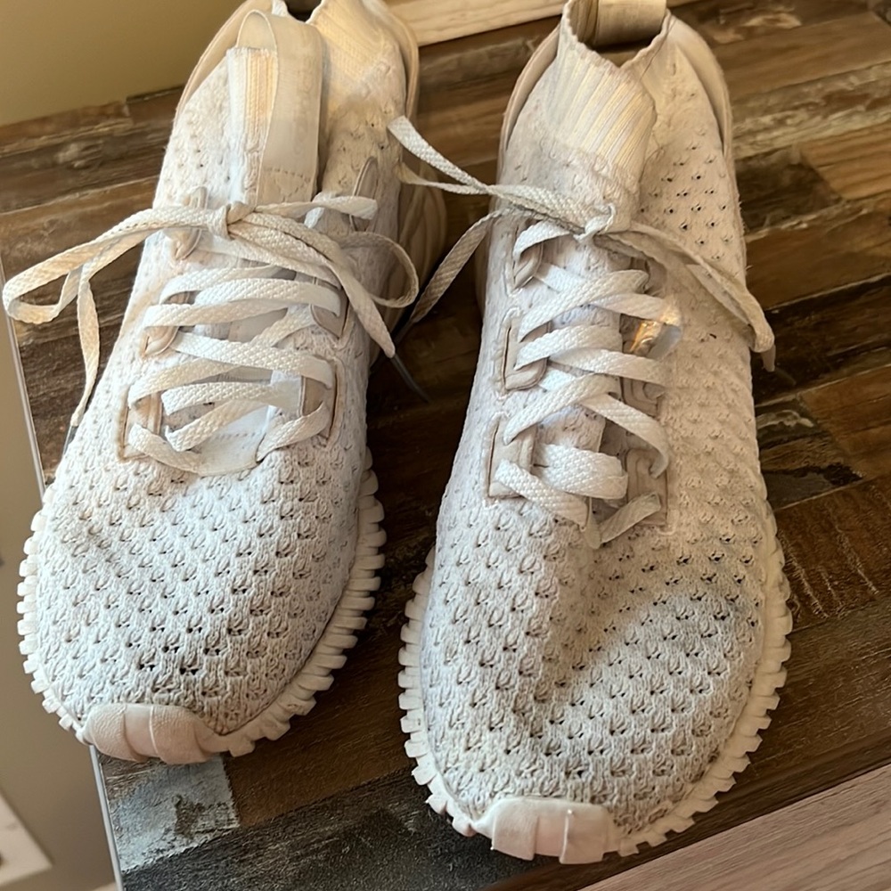 Adidas Tennis Shoe